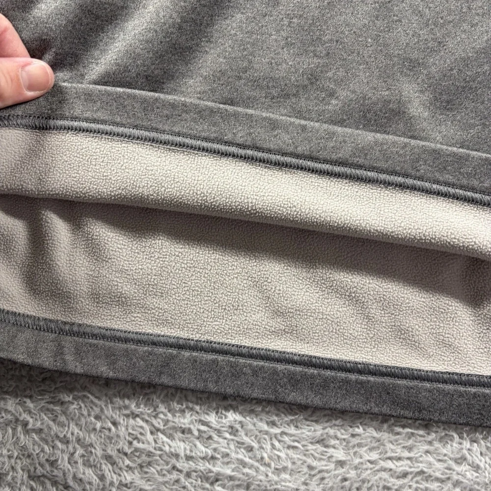 Under Armour Fleece Lined Compression Shirt Mens Medium Gray Loose Fit Baselayer